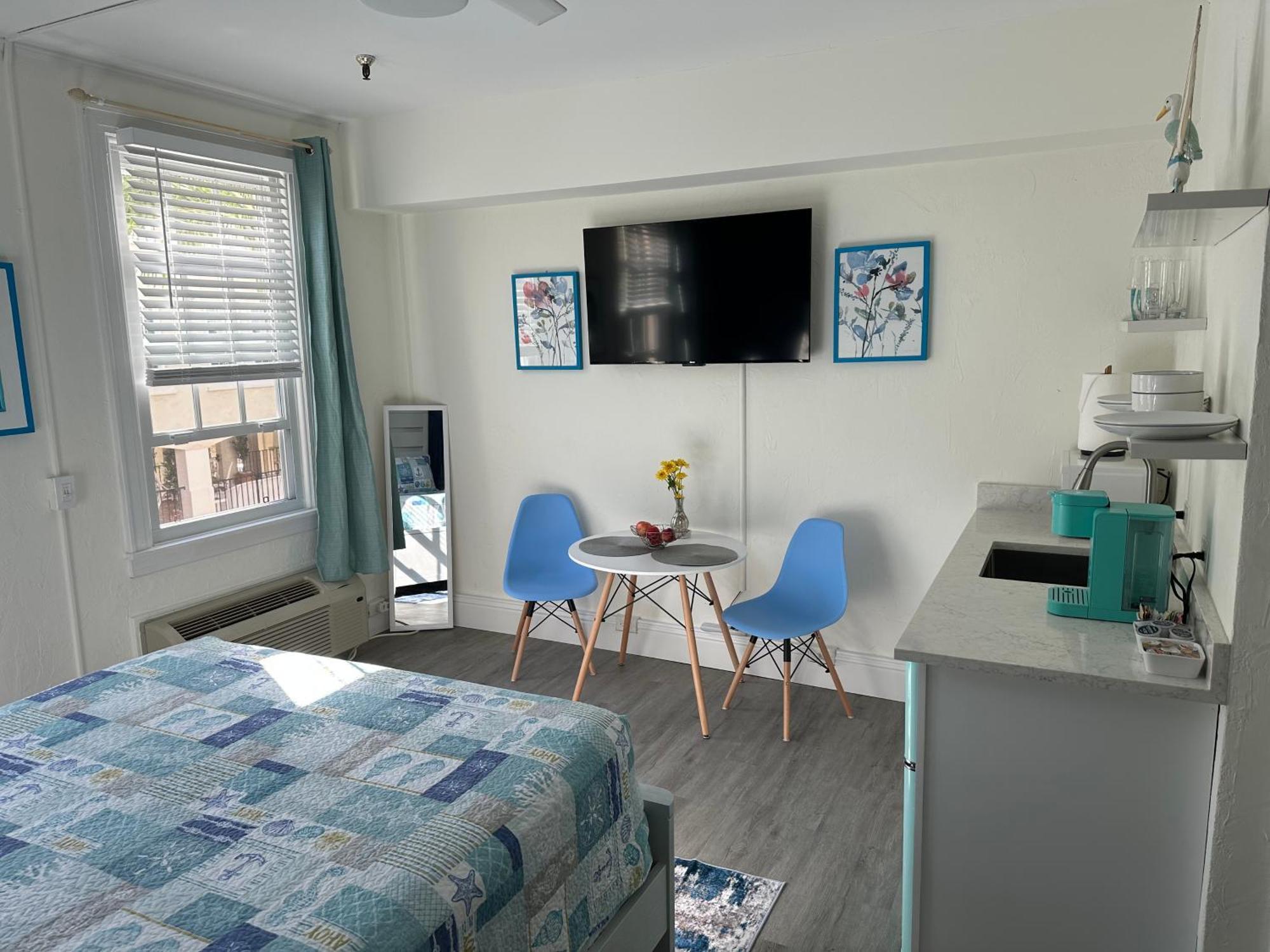 Cozy In The Heart Of The Palm Island * Palm Beach